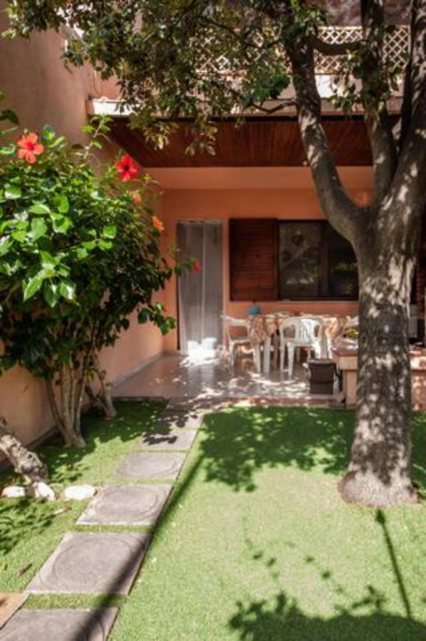 Casa A Schiera Con Giardino A Pochi Passi Dal Mare Apartment Capitana Exterior photo
